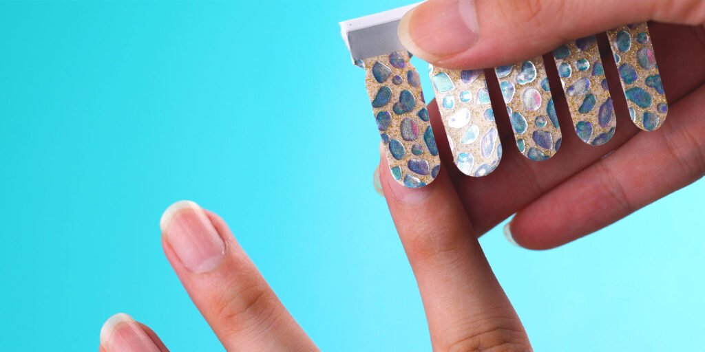 Choose-the-right-size-nail-sticker-for-your-nails